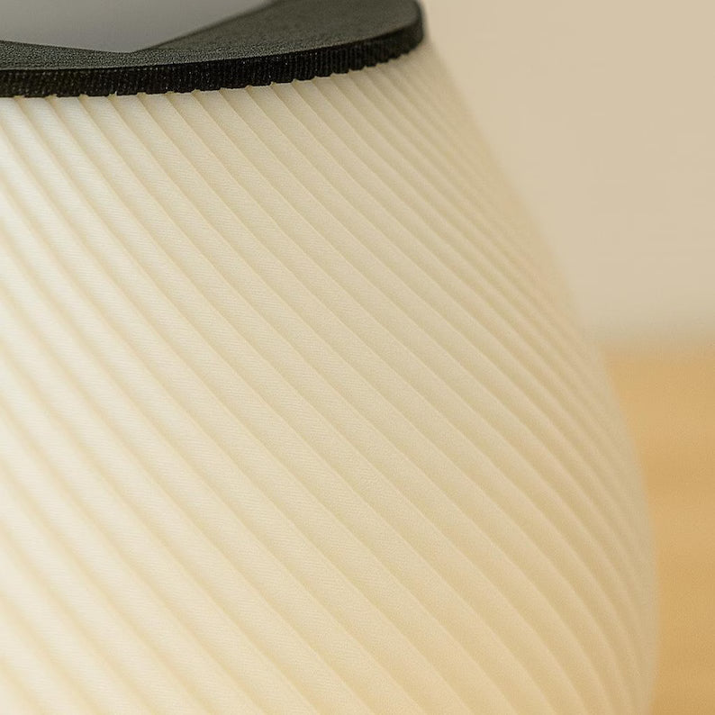 Solar-Tischlampe mit Spiralstruktur